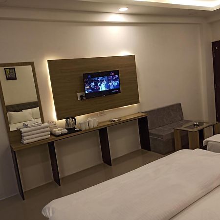 Gods County Hotels & Resorts Tarapith Exterior photo