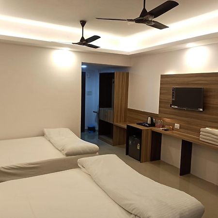 Gods County Hotels & Resorts Tarapith Exterior photo
