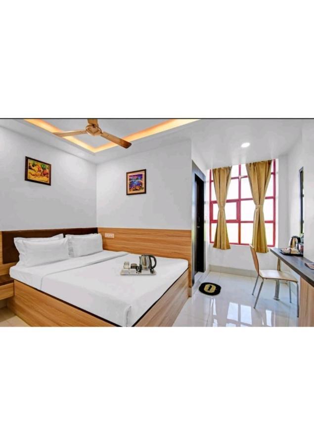 Gods County Hotels & Resorts Tarapith Exterior photo