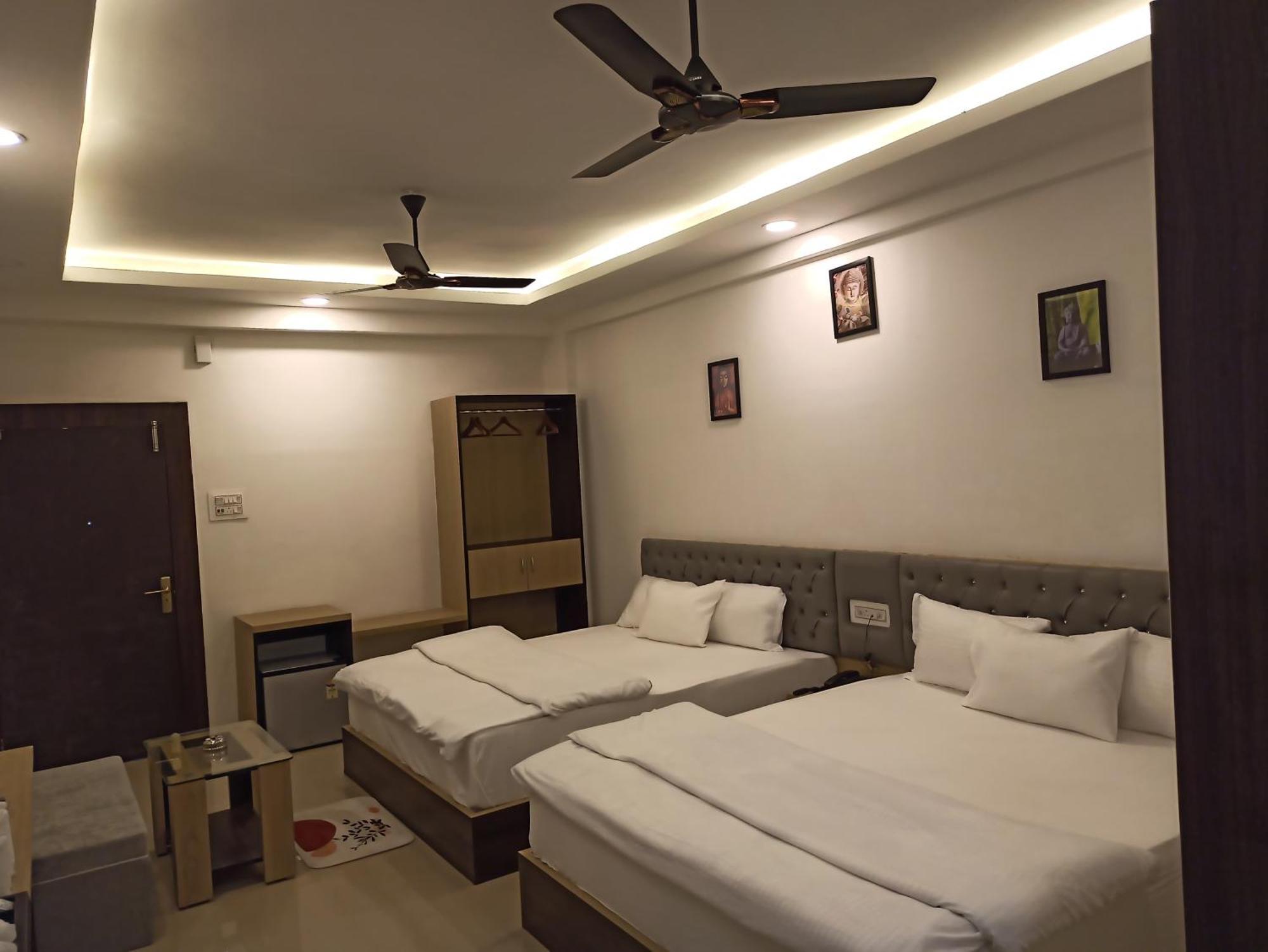 Gods County Hotels & Resorts Tarapith Exterior photo