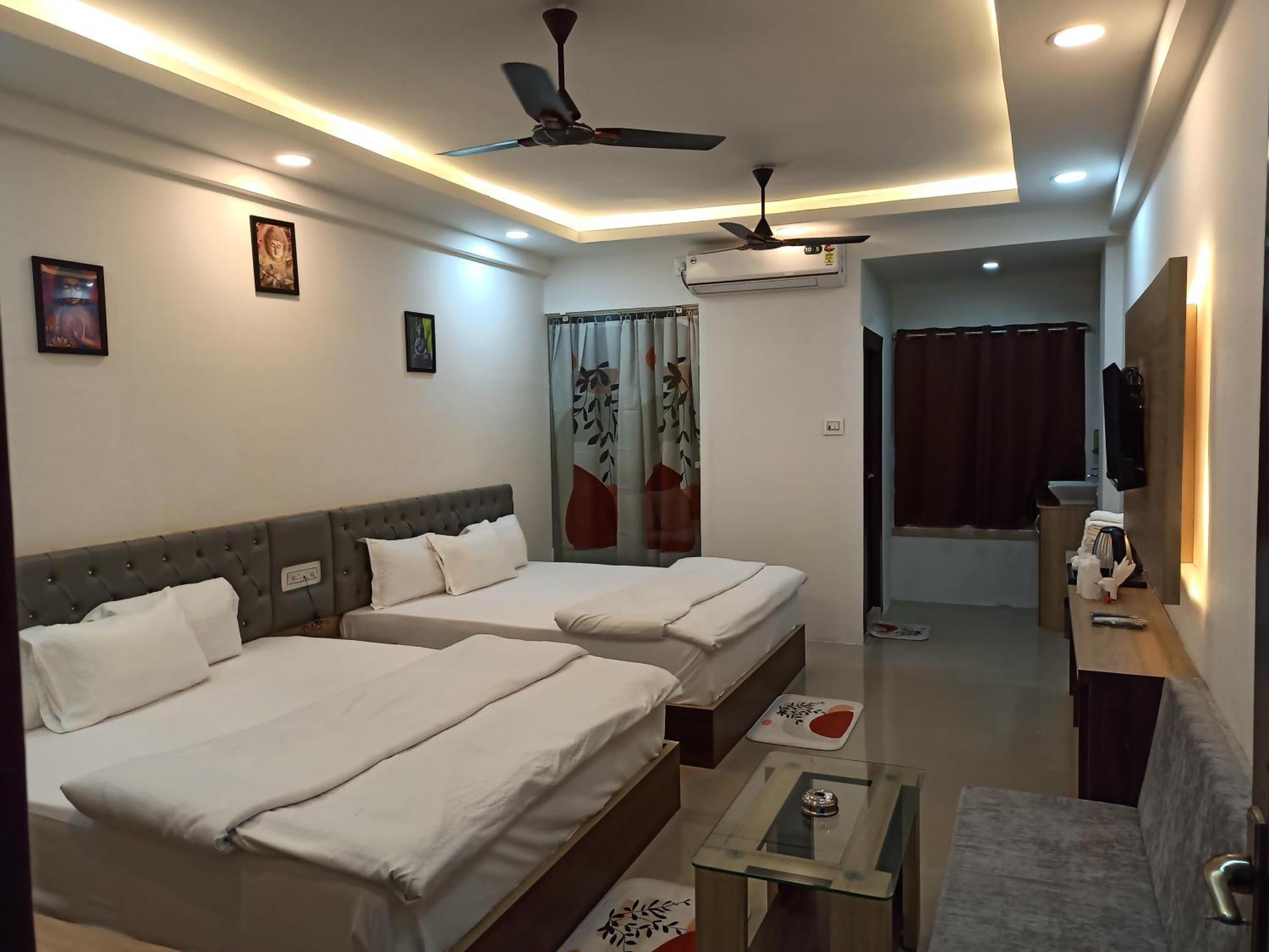 Gods County Hotels & Resorts Tarapith Exterior photo