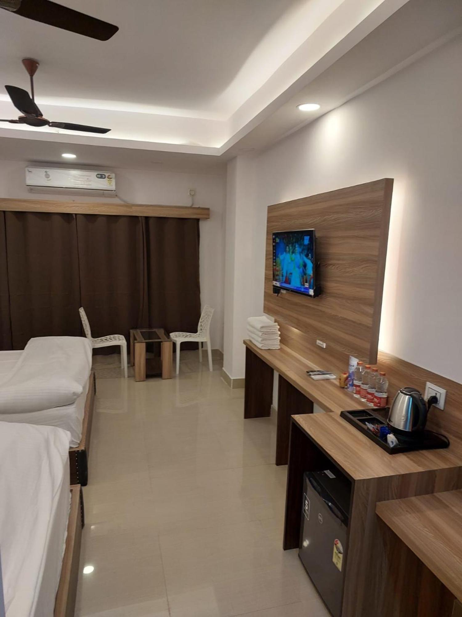 Gods County Hotels & Resorts Tarapith Exterior photo